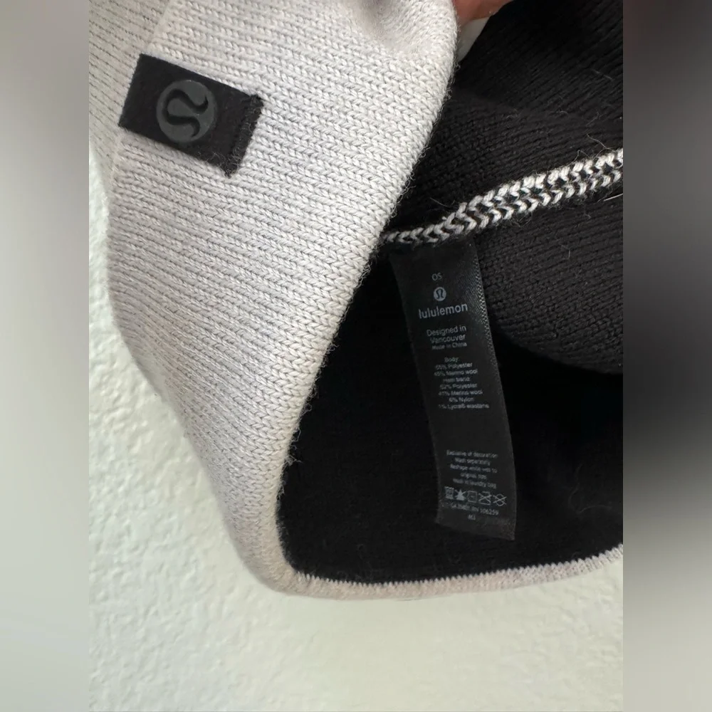 Lululemon Alpine Air Men’s Beanie Heathered Core Ultra Light Gray and Black - Picture 4 of 4
